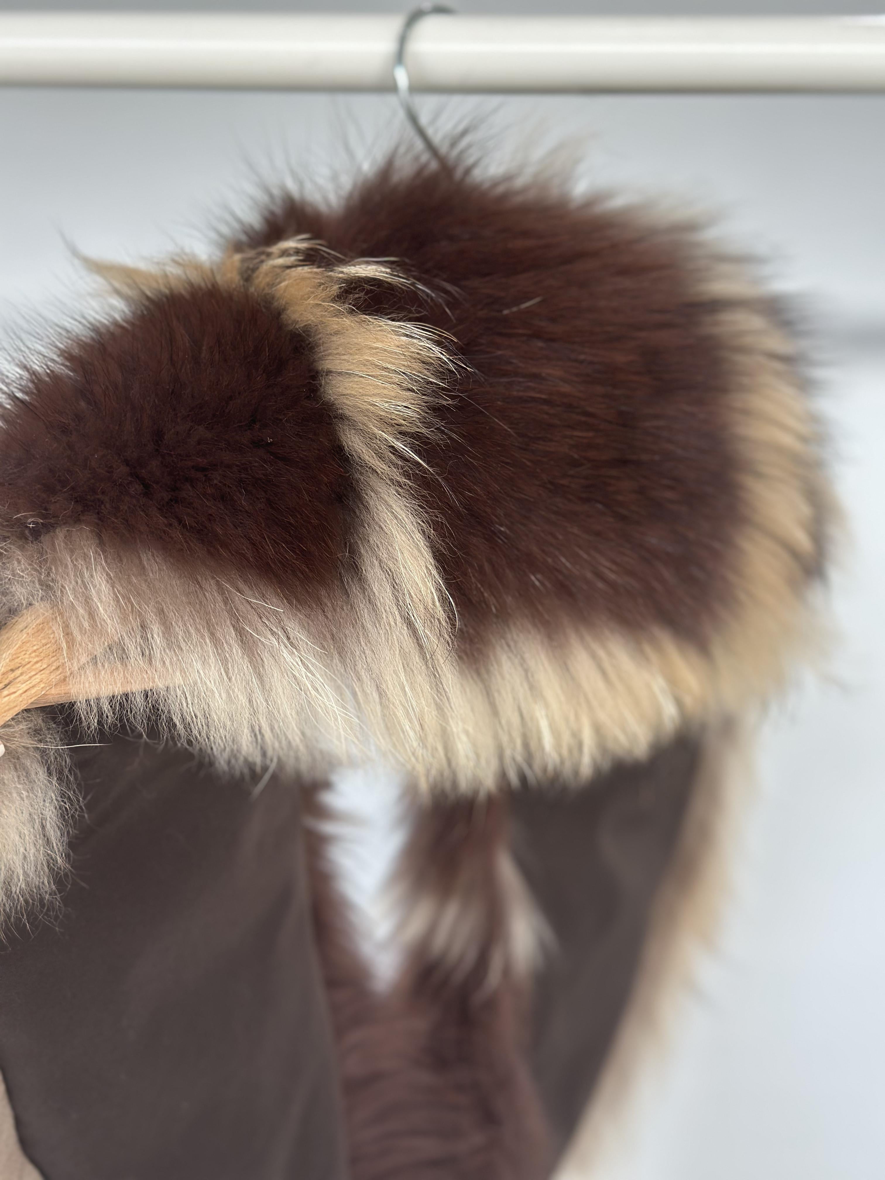 Brown Fox Fur Collar With Striped Design
