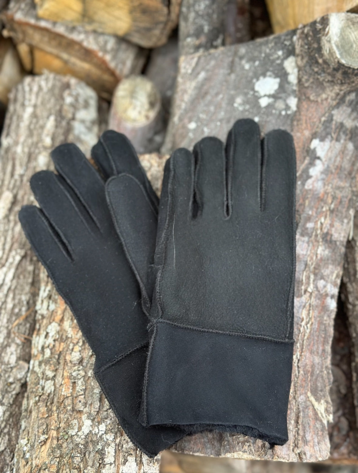 Classic Black Sheepskin Gloves