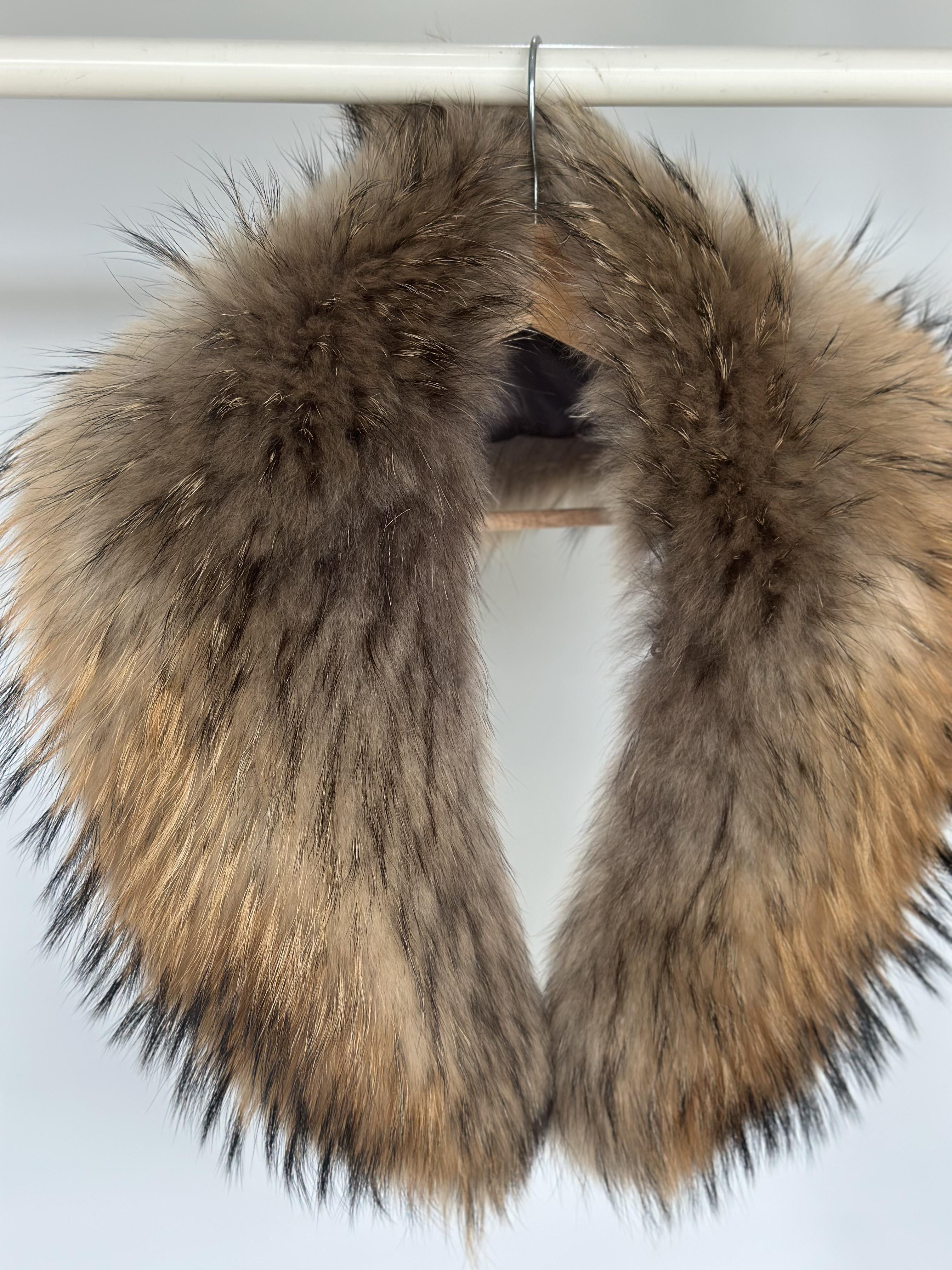 Large Beige to Brown Raccoon Fur Collar