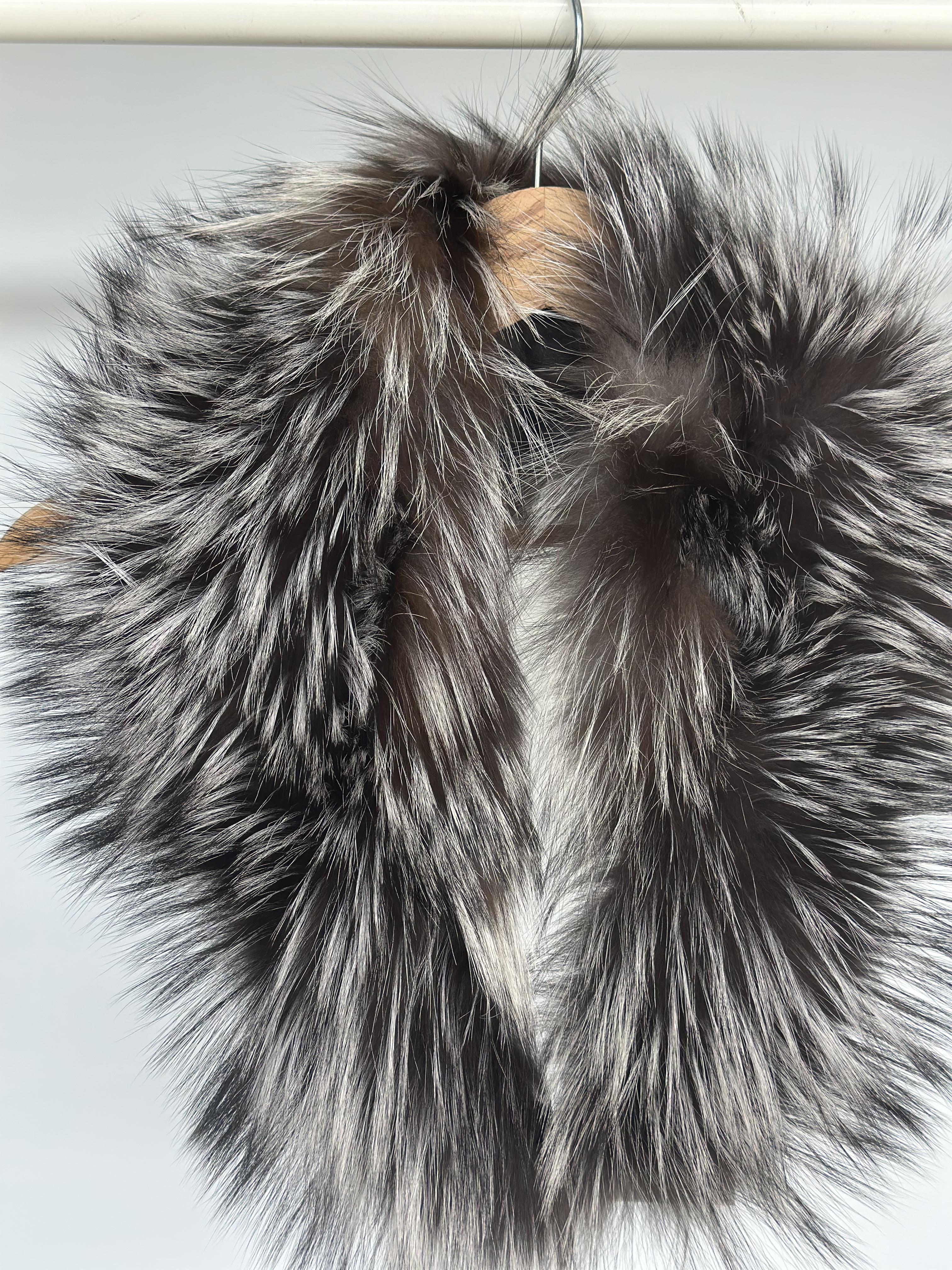 Large Brown to Grey Raccoon Fur Collar