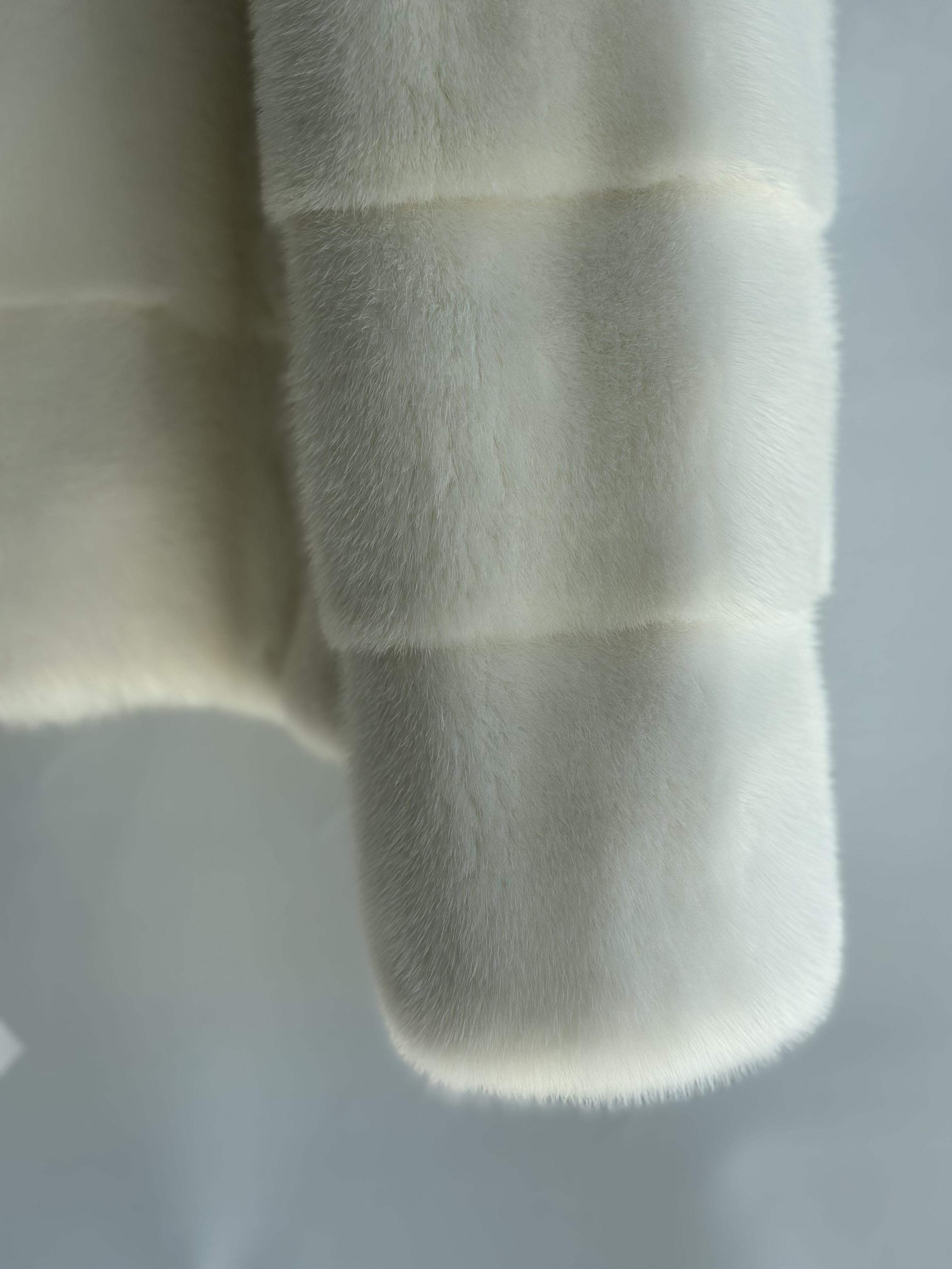 White Mink Short Jacket With Stand-up Collar
